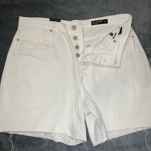 NWT—-BLANKNYC, White Jean Shorts, W31